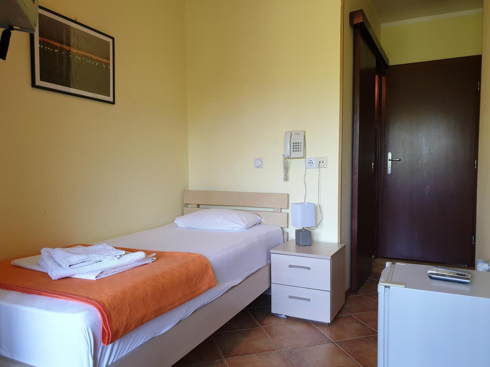 Hotel Pelikan Virpazar Exterior foto