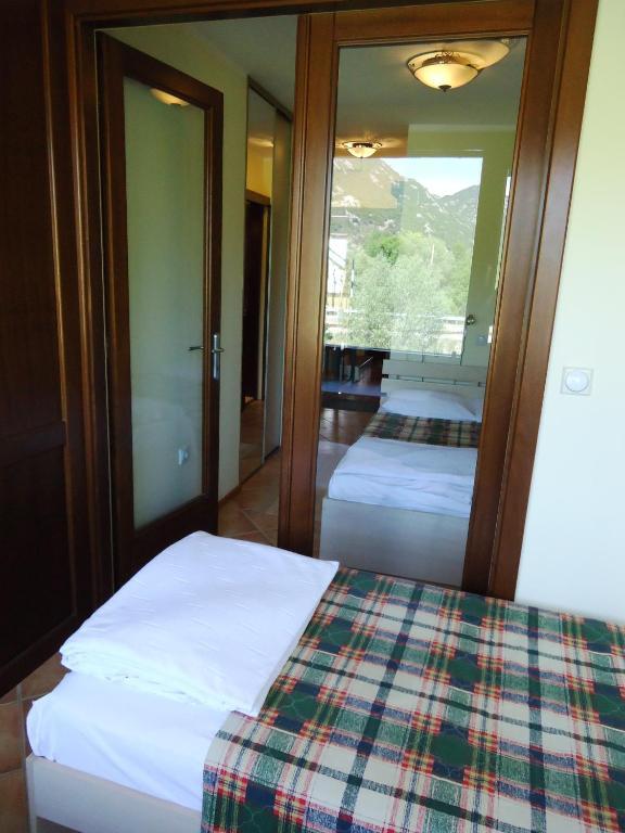 Hotel Pelikan Virpazar Exterior foto