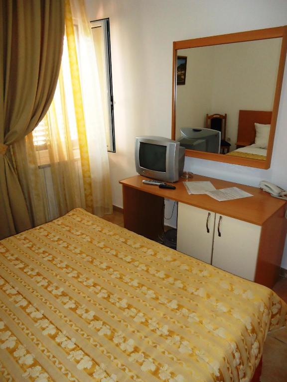 Hotel Pelikan Virpazar Habitación foto