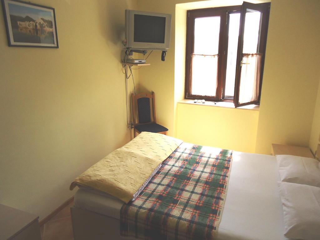 Hotel Pelikan Virpazar Habitación foto