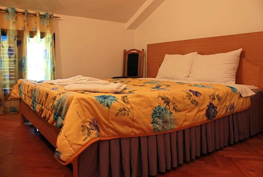 Hotel Pelikan Virpazar Exterior foto